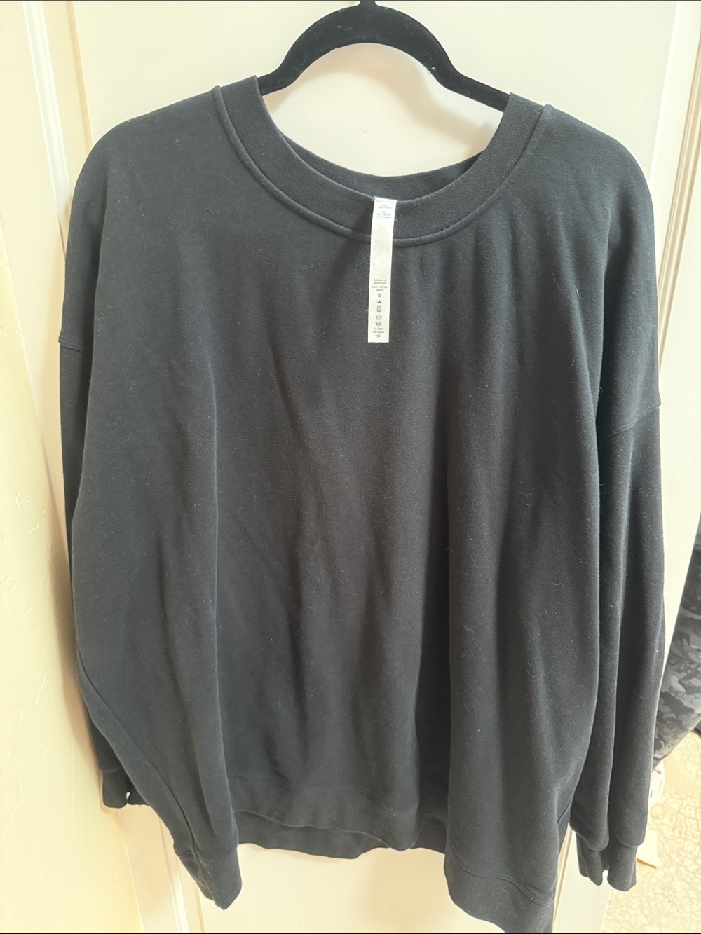 lululemon black perfectly oversized crew